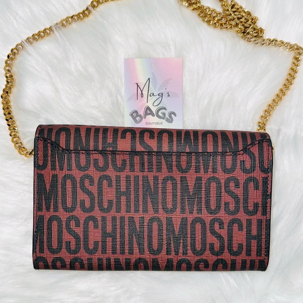 Moschino: Super Mario Bros Yoshi Wallet Chain Crossbody Bag - Picture 5 of 16